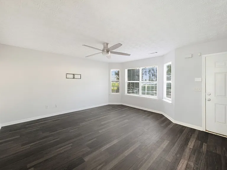 5539 Pineridge Ct — Photo 5