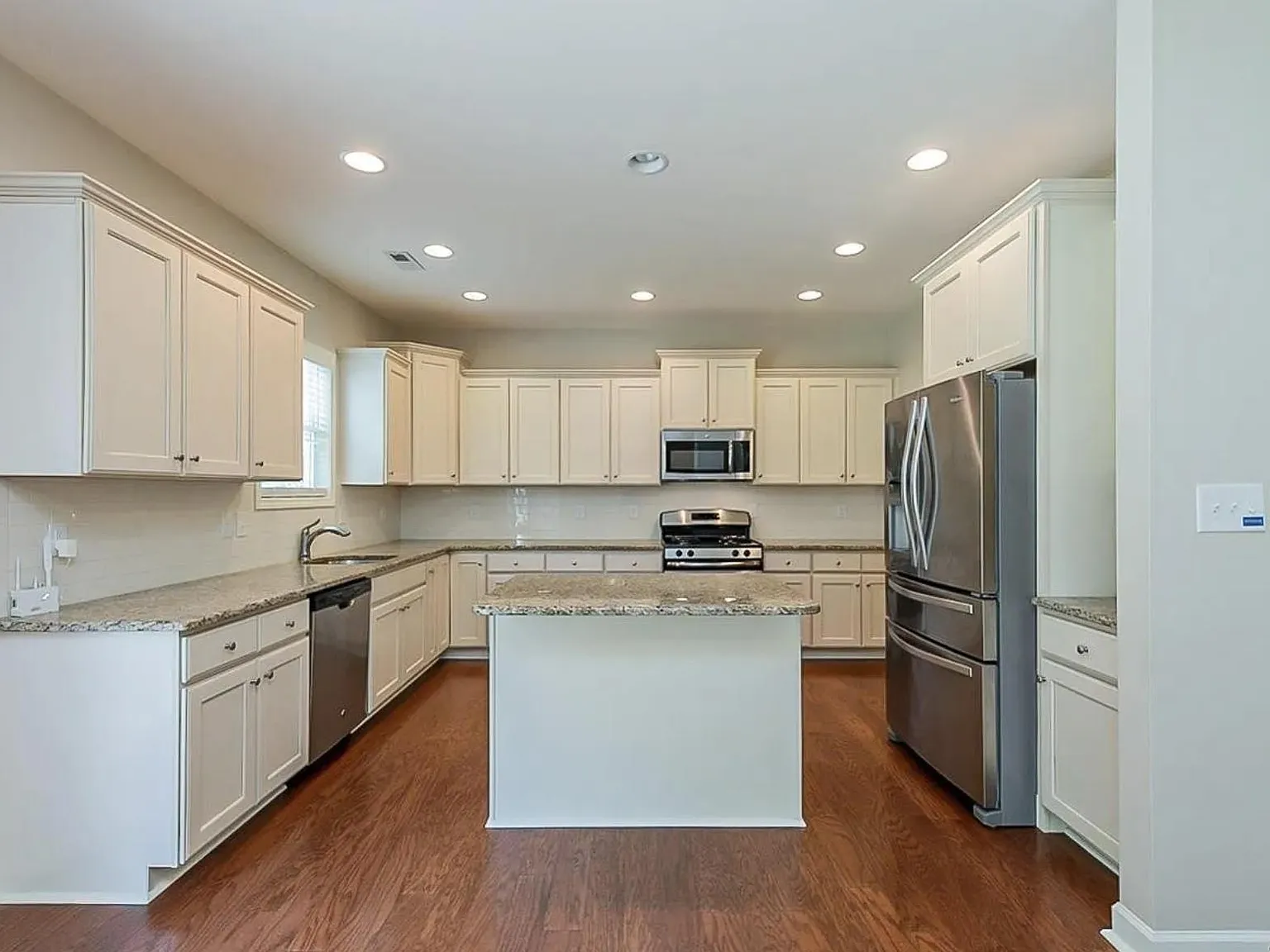 1517 The Arts Dr — Photo 2