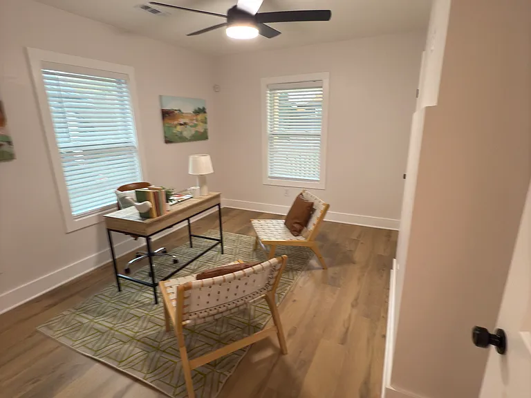 1078 Hobson St SW — Photo 9