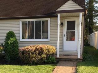 1322 Glen Moore Cir, Lancaster, PA 17601