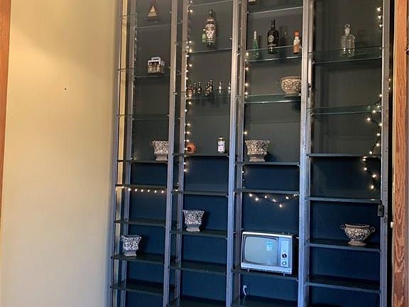 2nd image of 222 Williams St E APT 422