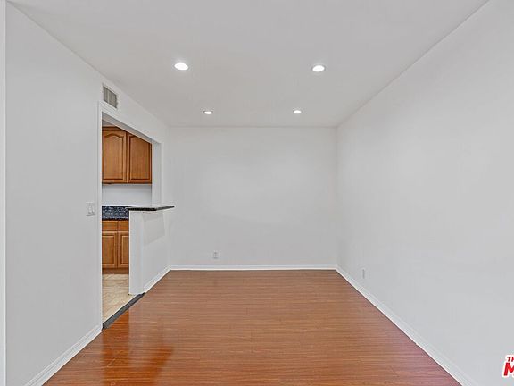 5th image of 328 S Elm Dr APT 5