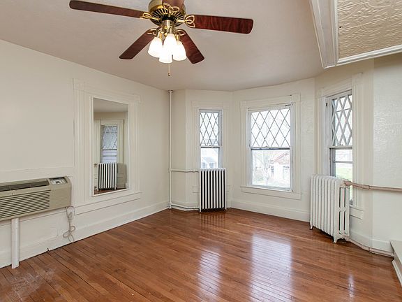 4th image of 929 Franklin St