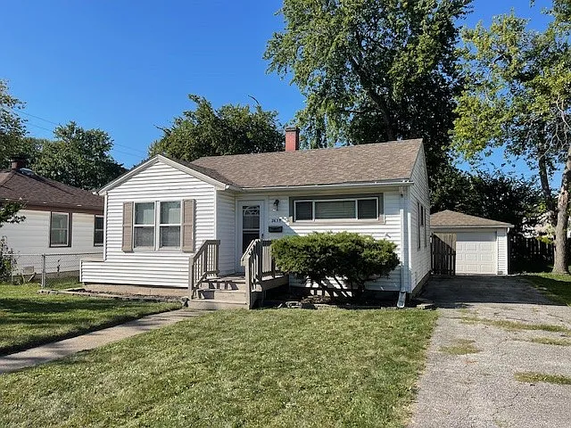 2639 Duluth St — Photo 2