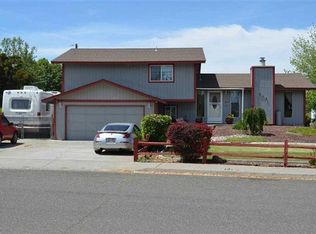 218 S Perry Pl, Kennewick, WA 99336