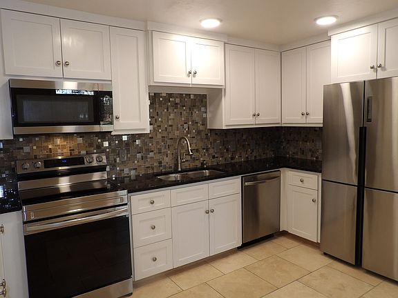 4th image of 3910 Buena Vista St Unit 11