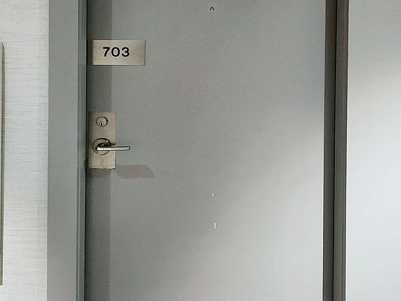 5th image of 19 Western Battery Rd #703