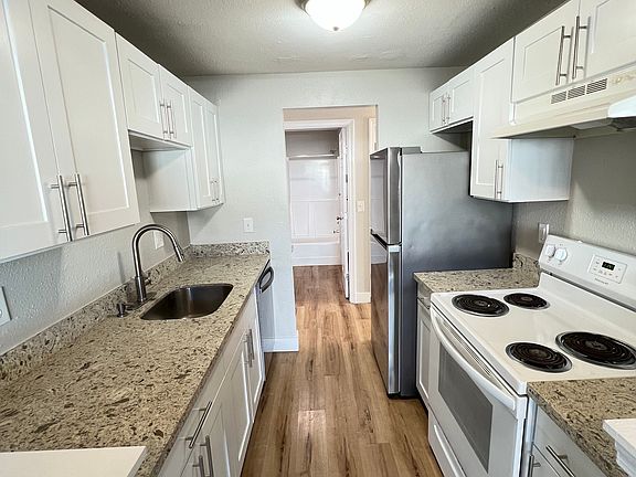 5th image of 2310 62nd Ave E #B