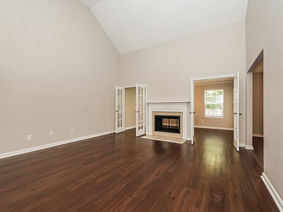4th image of 3454 Westbrook Dr