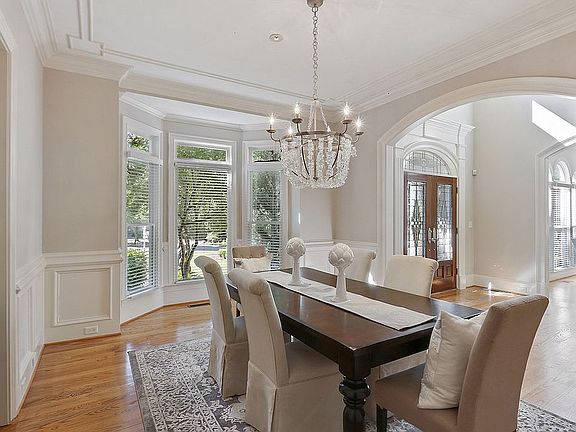 2nd image of 4841 Rivercliff Dr SE