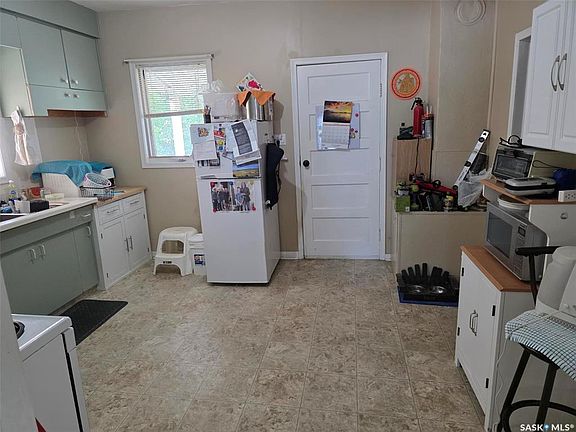 3rd image of 4904 Tribune STREET