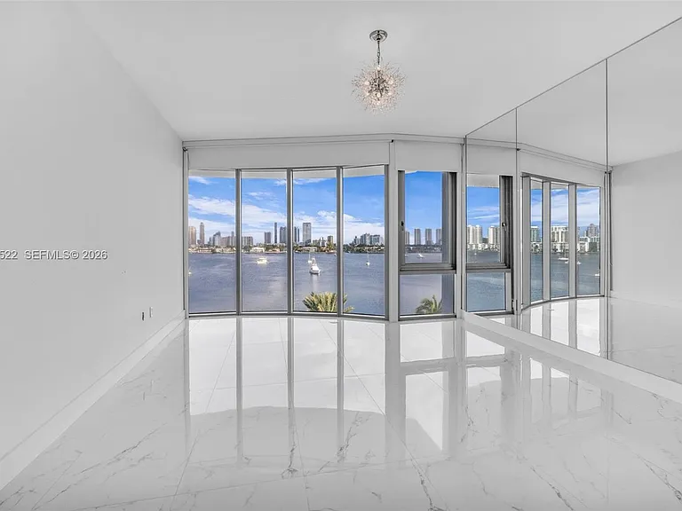 17111 Biscayne Blvd #411 — Photo 23