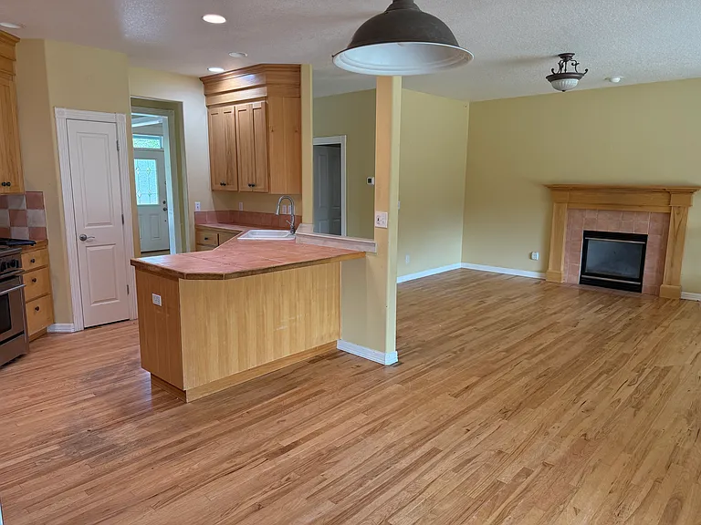 3228 N Main St — Photo 8