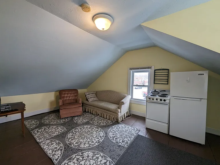 8 6th St #C — Photo 6