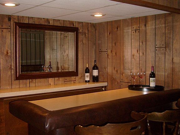 lower level family room has a bar!