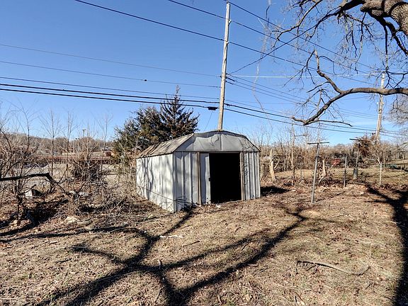 5th image of 4148 Monroe Ave
