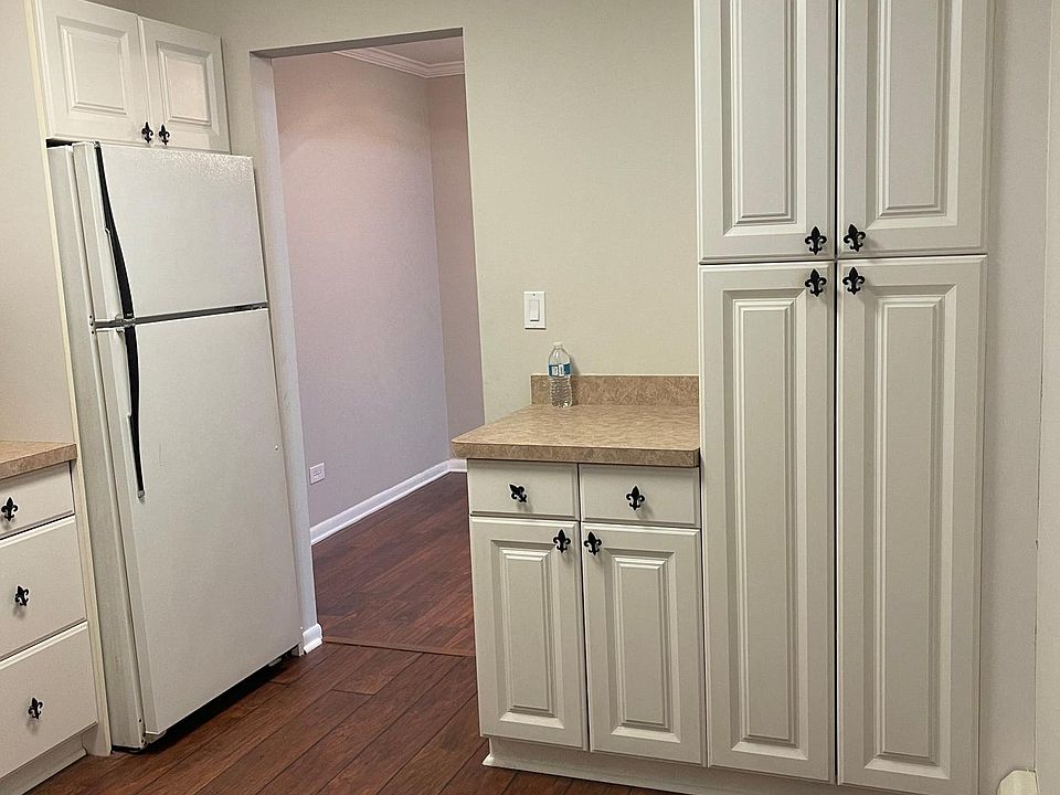 1st image of 1430 N Evergreen Ave #1S