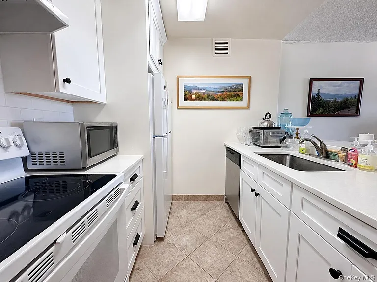 50 Columbus Ave #317 — Photo 9