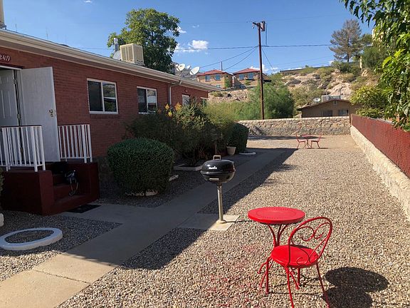 3rd image of 2421 Murchison Dr