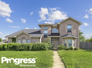 413 Chestnut Ln, Desoto, TX 75115