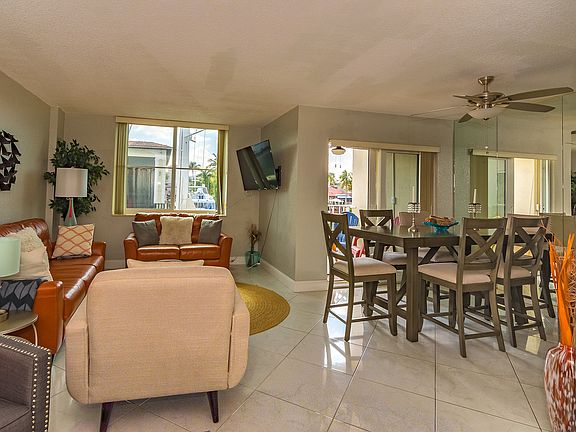4th image of 1600 SE 15th St APT 212