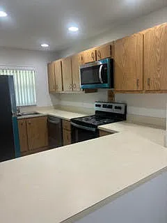 475 Glenwood Dr — Photo 5