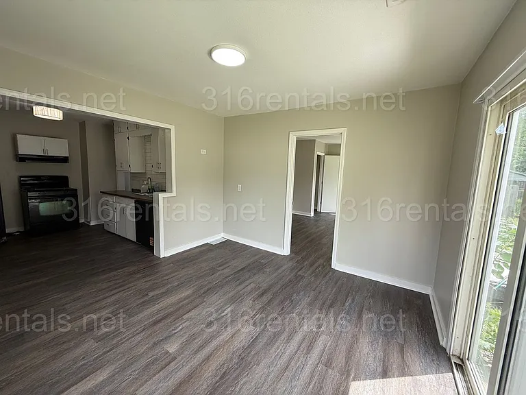 2301 S Laura Ave — Photo 8