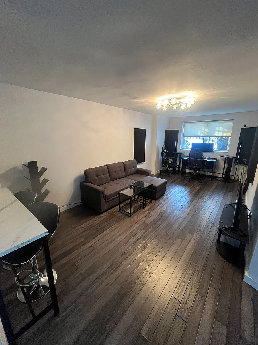 Building Photo - 25-58 50th St #1R