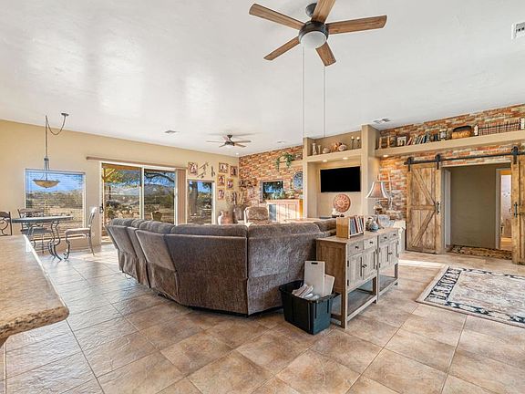 5th image of 22950 Henry Rd