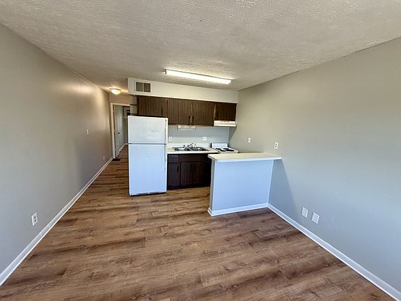 3rd image of 1143 Clay Ave Unit 17