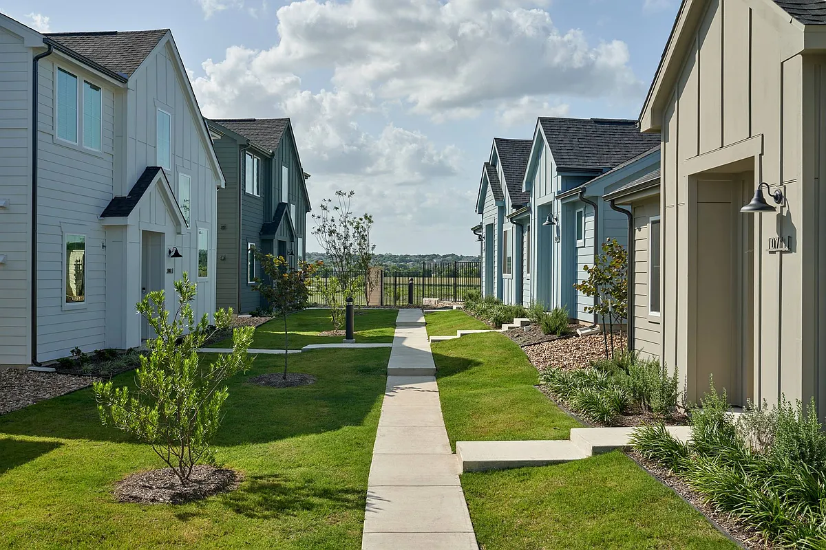 Building Photo - YardHomes Meadow Lake