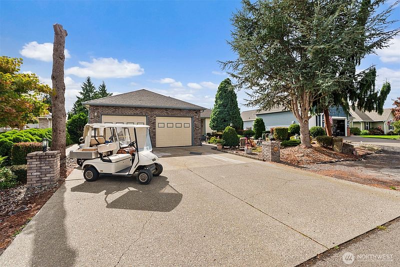 3rd image of 112 Village Way Drive