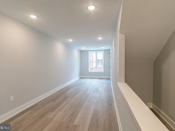 5th image of 2006 S Beechwood St Unit 1