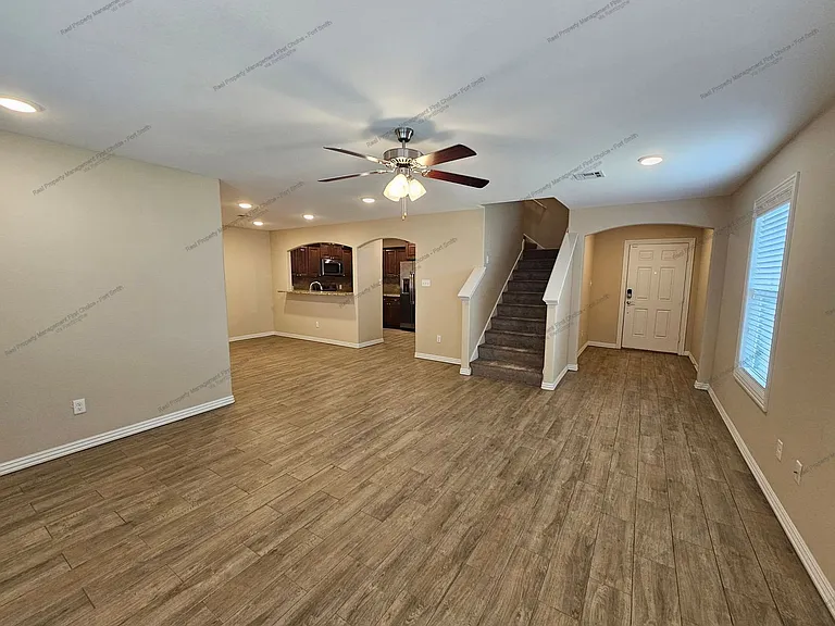 6615 Leightyn Ln — Photo 3