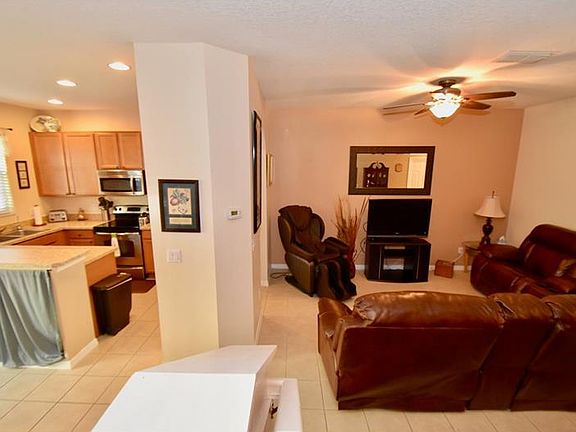 5th image of 2809 Shady Willow Ln