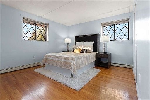 2nd image of 301 Lowell St #301