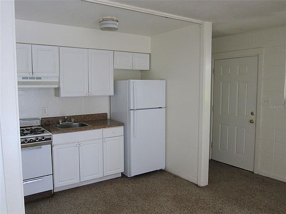4th image of 1933 NW 4th Ave APT B