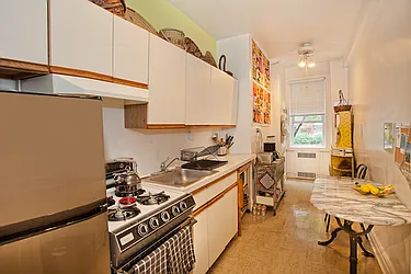 Sold by Avenue Sotheby's International Realty