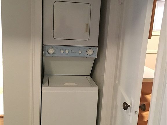 3rd image of 461 Washington St APT B