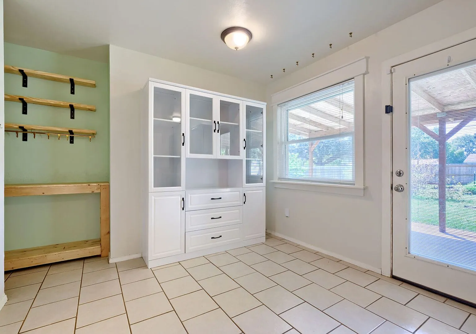 Great Location in the Heart of Schertz! — Photo 4