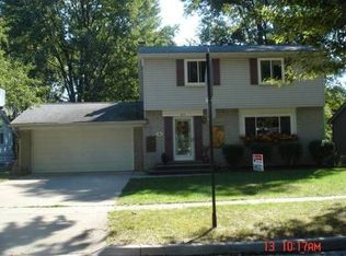 655 Jamestown Rd, Auburn Hills, MI 48326