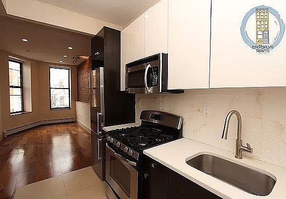 2nd image of 382 Kosciuszko St #2F