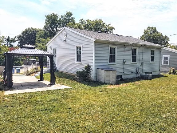 3rd image of 2725 Chatham Dr