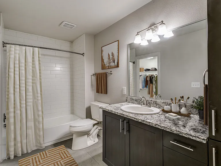 Varia at Highland Village — Photo 42