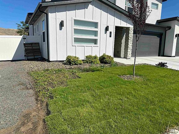 2nd image of 191 S Fuji Ave