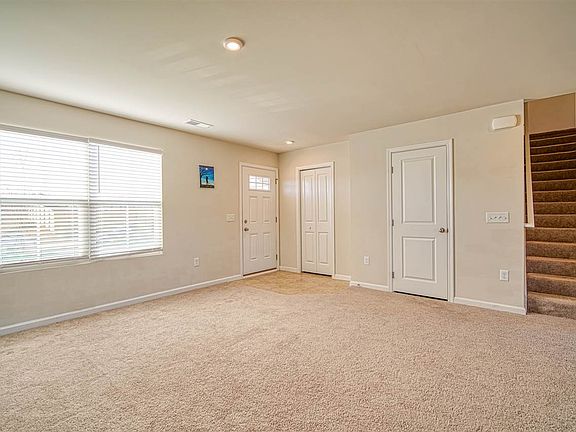 4th image of 404 Maplestead Farms Ct