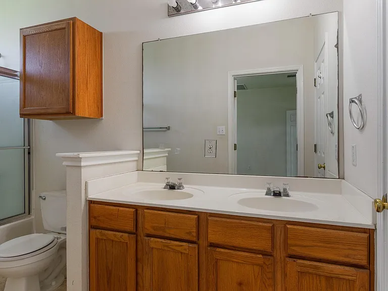 600 Wiley St — Photo 12