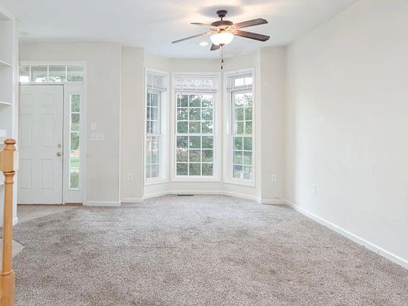 5th image of 522 Tyler Ave #522
