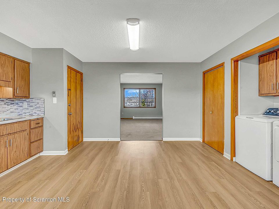 1st image of 809 Moosic Rd