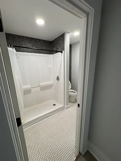 2 bed, 1000 sqft, $1,800 — Photo 2